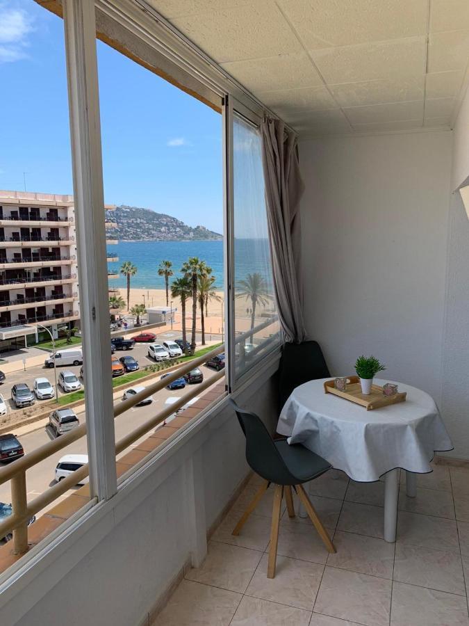 Appartement Première Ligne de mer avec piscine Roses Esterno foto