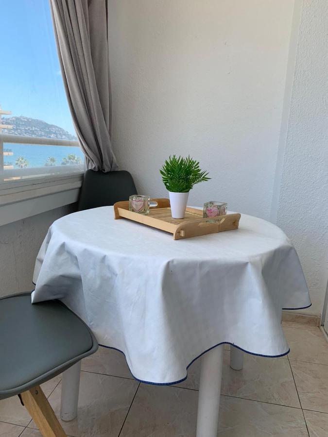 Appartement Première Ligne de mer avec piscine Roses Esterno foto