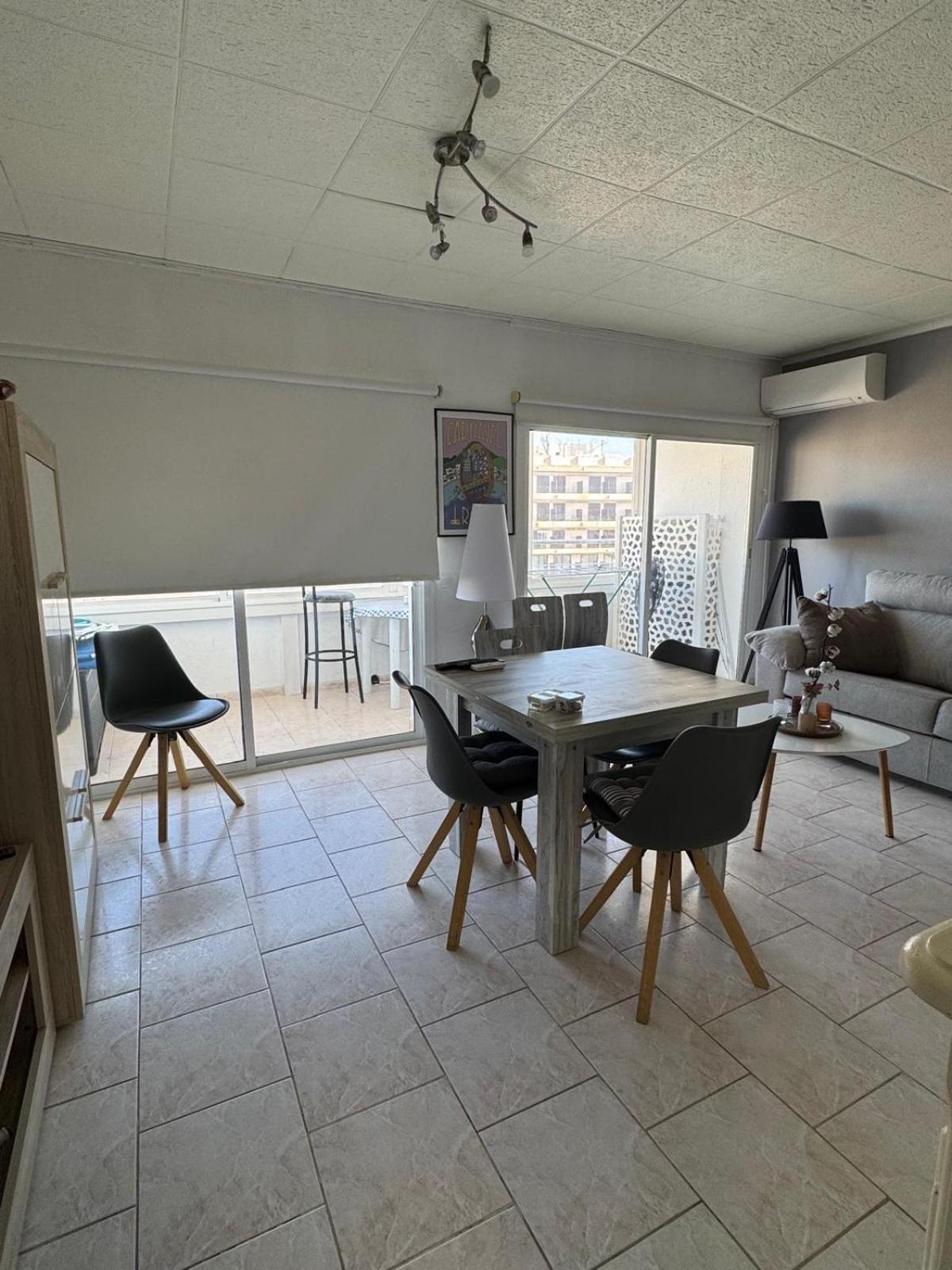 Appartement Première Ligne de mer avec piscine Roses Esterno foto