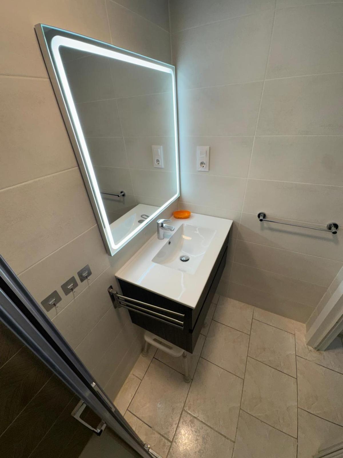 Appartement Première Ligne de mer avec piscine Roses Esterno foto